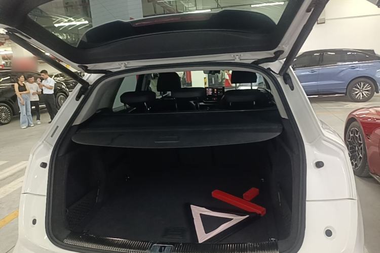 Used Audi Q5L 2022 45T Luxury Dynamic Model Trunk