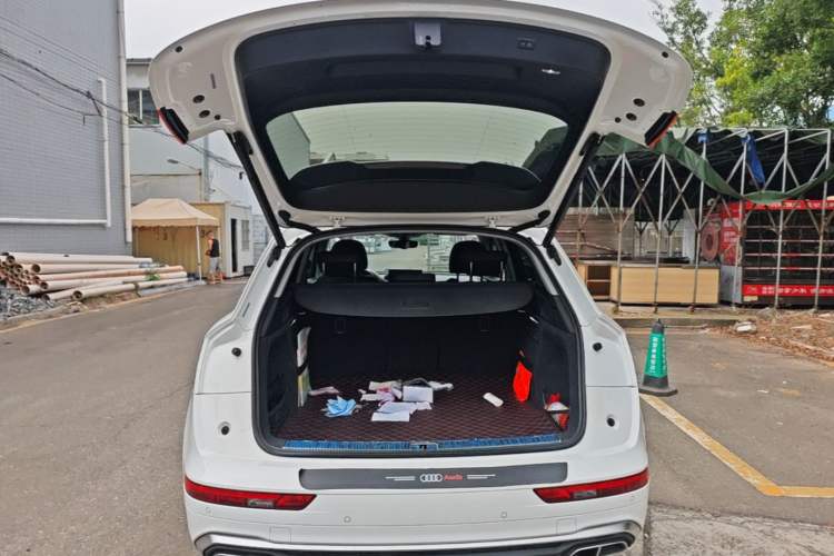 Used Audi Q5L 2022 40T Luxury Dynamic Model Trunk