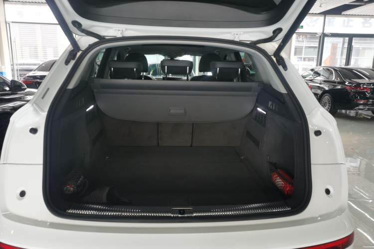 Used Audi Q5L 2022 45T Luxury Dynamic Model Trunk