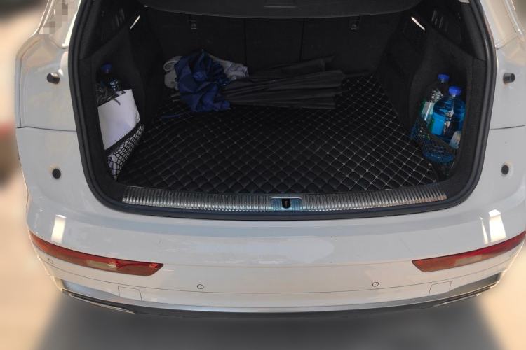Used Audi Q5L 2022 40T Luxury Dynamic Model Trunk