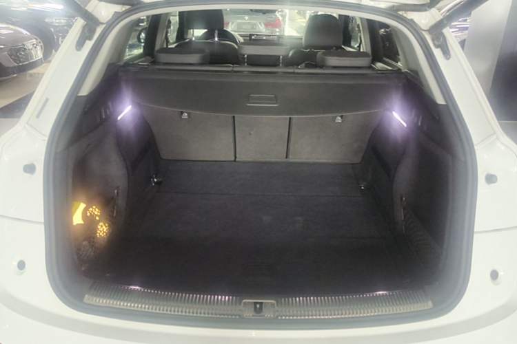 Used Audi Q5L 2022 40T Luxury Dynamic Model Trunk