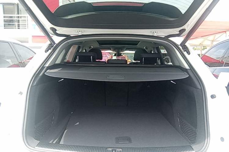 Used Audi Q5L 2022 40T Luxury Dynamic Model Trunk