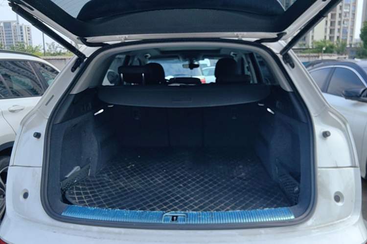Used Audi Q5L 2022 45T Luxury Dynamic Model Trunk