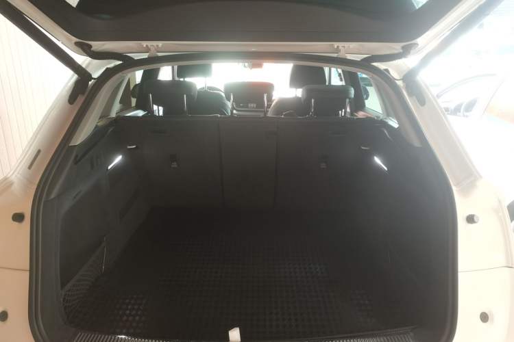 Used Audi Q5L 2022 40T Fashionable and Dynamic Model Trunk