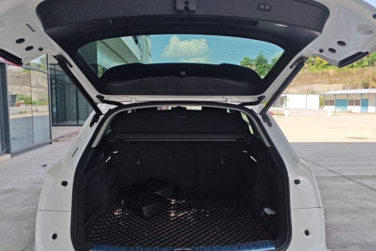Used Audi Q5L 2022 Updated 40T Luxury Dynamic Edition Trunk