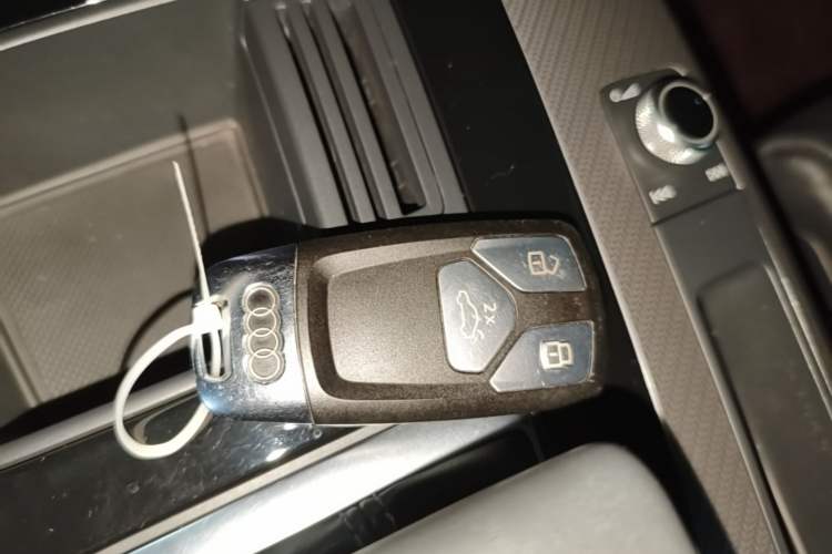 Used Audi Q5L 2022 45T Luxury Dynamic Model Vehicle Key