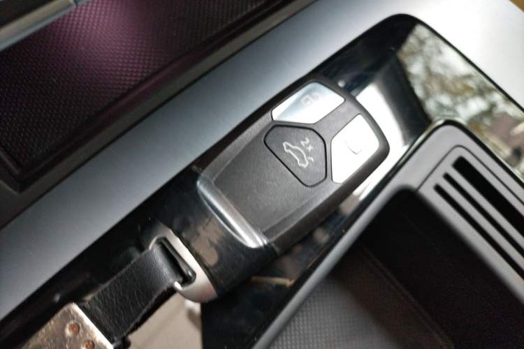 Used Audi Q5L 2022 40T Fashionable and Dynamic Model Vehicle Key