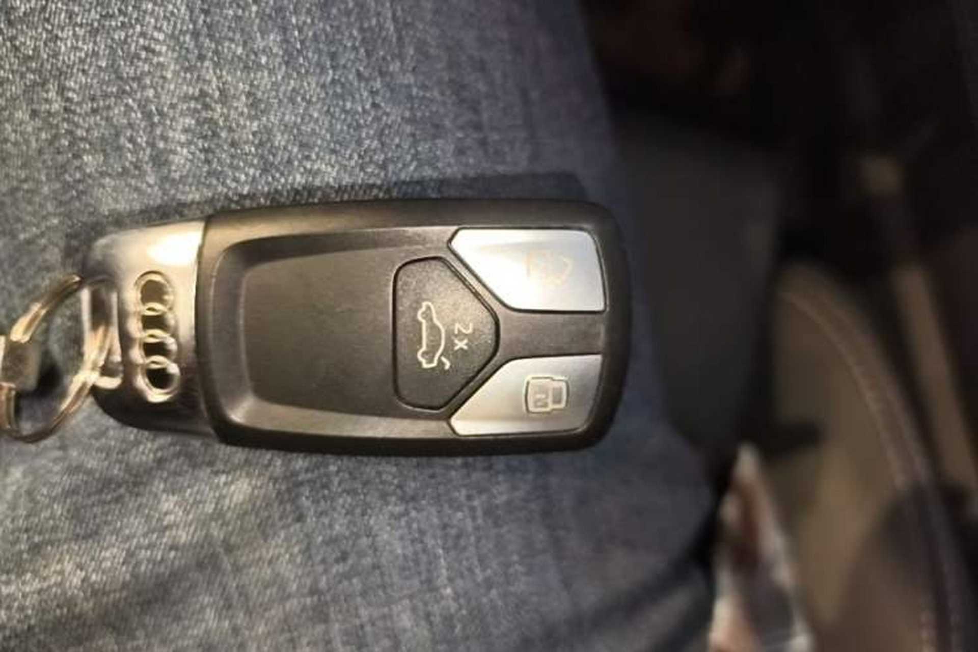 Used Audi Q5L 2022 Updated 40T Luxury Dynamic Edition Vehicle Key