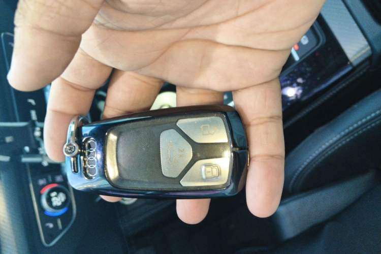 Used Audi Q5L 2022 40T Luxury Dynamic Model Vehicle Key
