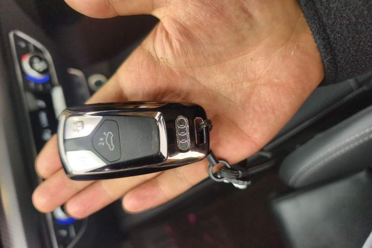 Used Audi Q5L 2022 Updated 45T Luxury Dynamic Version Vehicle Key
