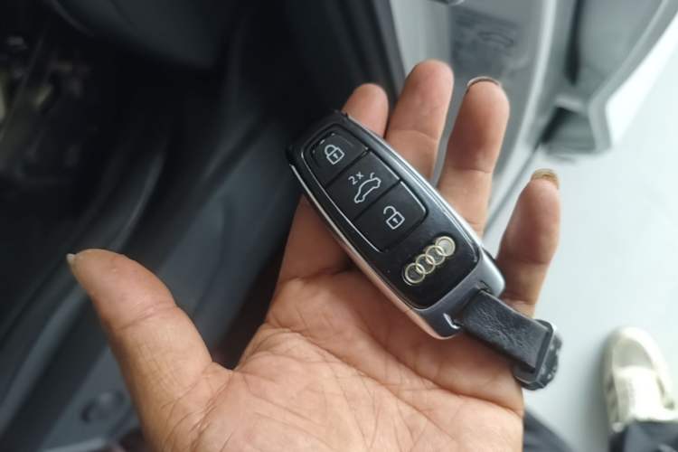 Used Audi Q5L 2022 Updated 40T Luxury Dynamic Edition Vehicle Key