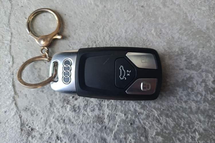 Used Audi Q5L 2022 40T Luxury Dynamic Model Vehicle Key