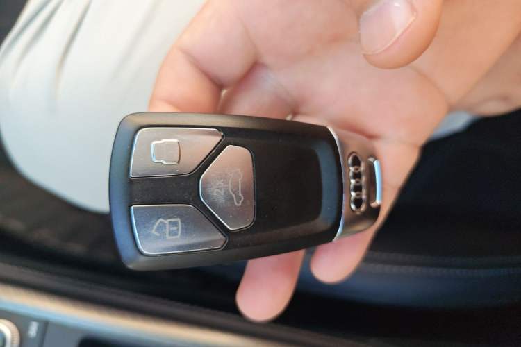Used Audi Q5L 2022 Updated 40T Luxury Dynamic Edition Vehicle Key