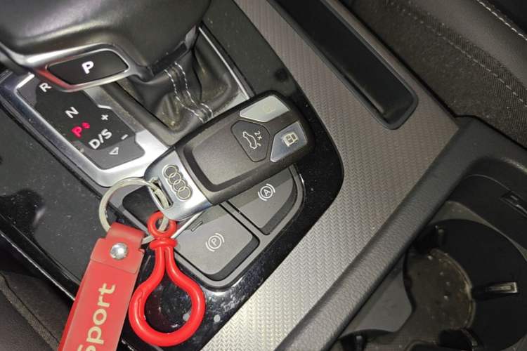 Used Audi Q5L 2022 40T Luxury Dynamic Model Vehicle Key