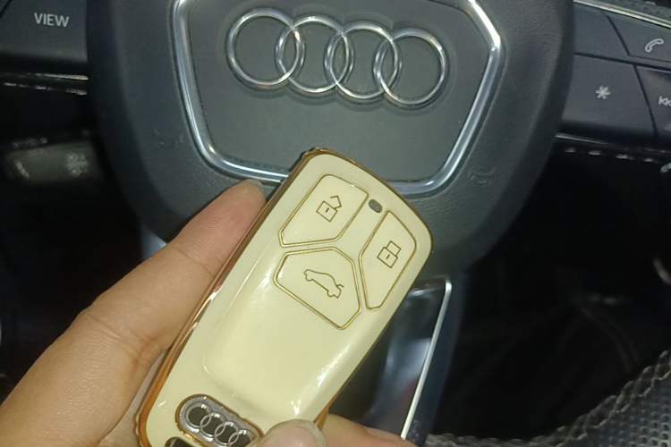 Used Audi Q5L 2022 45T Luxury Dynamic Model Vehicle Key