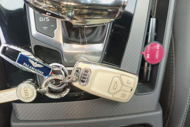 Used Audi Q5L 2022 Updated 40T Luxury Dynamic Edition Vehicle Key