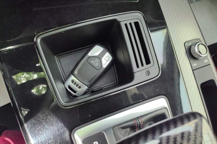 Used Audi Q5L 2022 Updated 40T Luxury Dynamic Edition Vehicle Key
