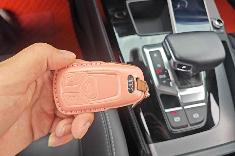 Used Audi Q5L 2022 Updated Version 45T Luxury Prestige Edition Vehicle Key