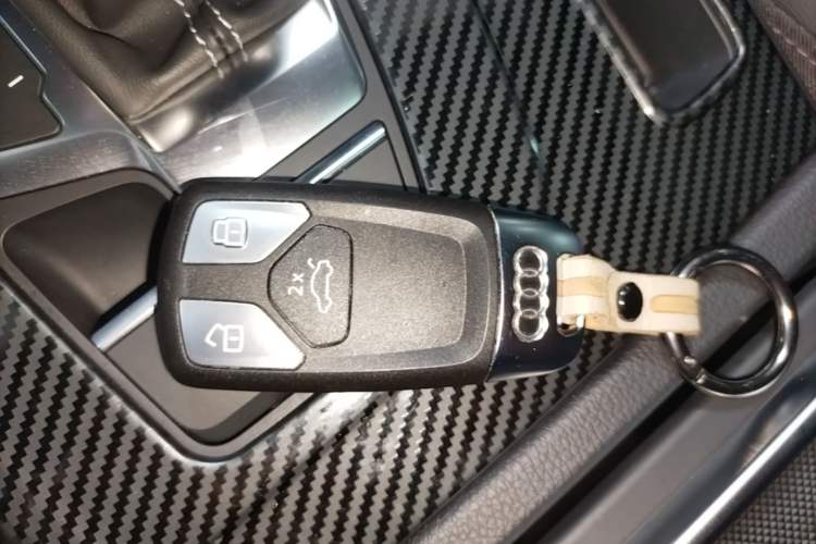 Used Audi Q5L 2022 Updated 45T Luxury Dynamic Version Vehicle Key