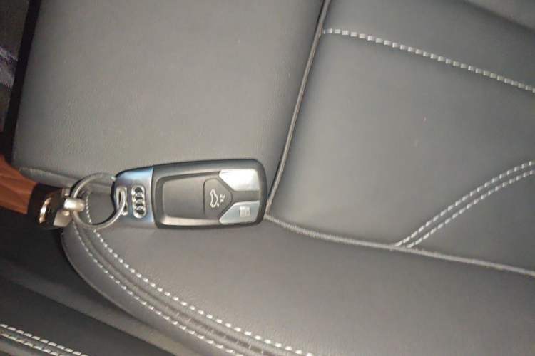 Used Audi Q5L 2022 Updated 40T Luxury Dynamic Edition Vehicle Key