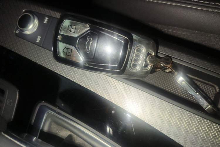 Used Audi Q5L 2022 40T Luxury Dynamic Model Vehicle Key