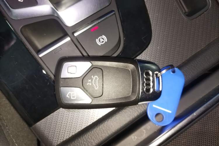 Used Audi Q5L 2022 Updated 40T Luxury Dynamic Edition Vehicle Key