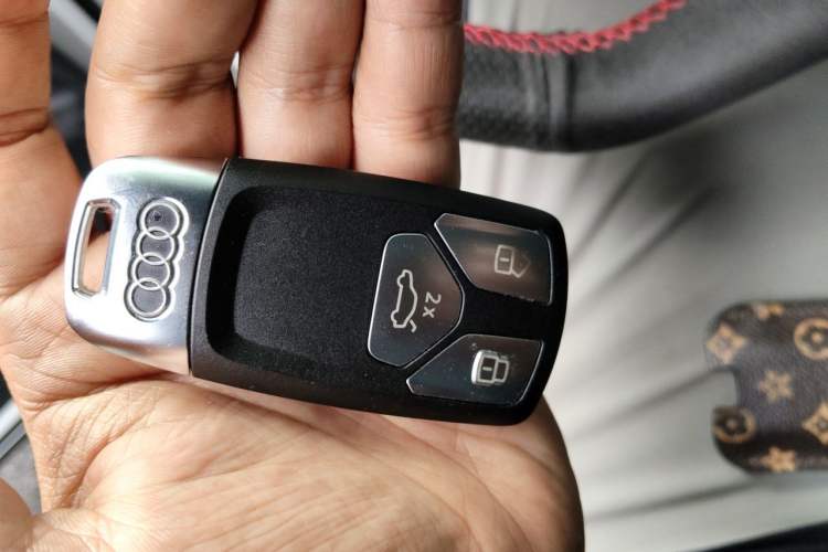 Used Audi Q5L 2022 45T Luxury Dynamic Model Vehicle Key