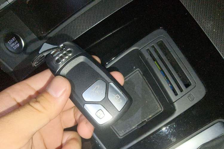 Used Audi Q5L 2022 40T Luxury Dynamic Model Vehicle Key