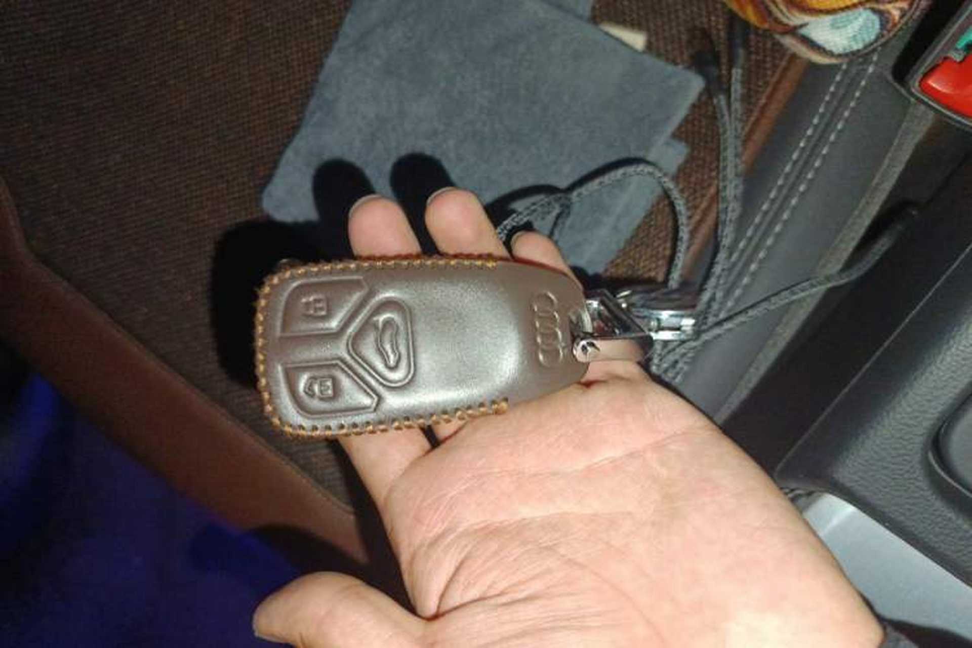 Used Audi Q5L 2022 40T Fashionable and Elegant Model Vehicle Key