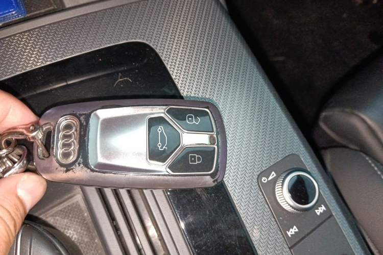 Used Audi Q5L 2022 40T Luxury Dynamic Model Vehicle Key