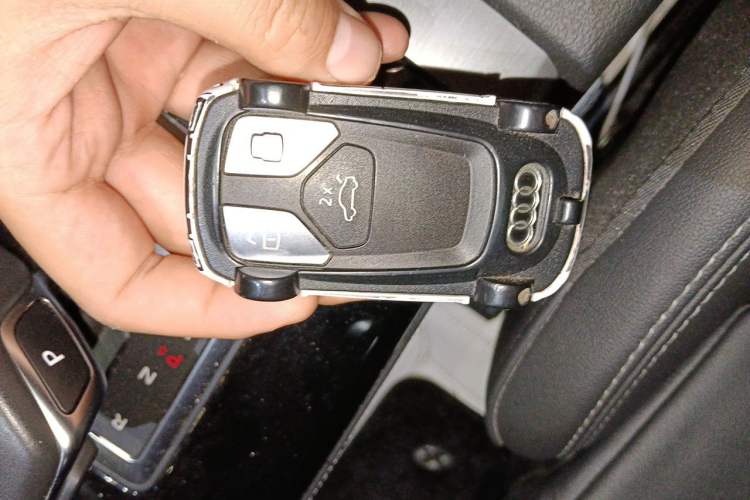 Used Audi Q5L 2022 40T Fashionable and Dynamic Model Vehicle Key