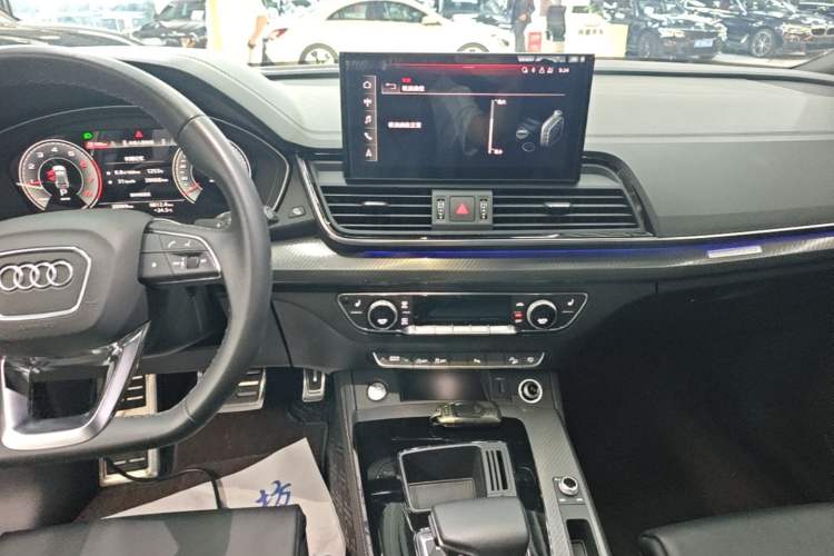 Used Audi Q5L 2023 40T Luxury Dynamic Model Audio And AC Panel
