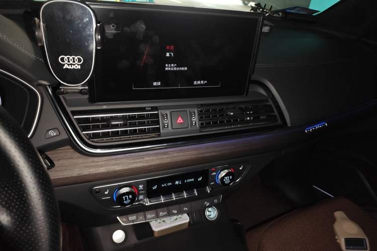 Used Audi Q5L 2023 45T Prestige Dynamic Edition Audio And AC Panel