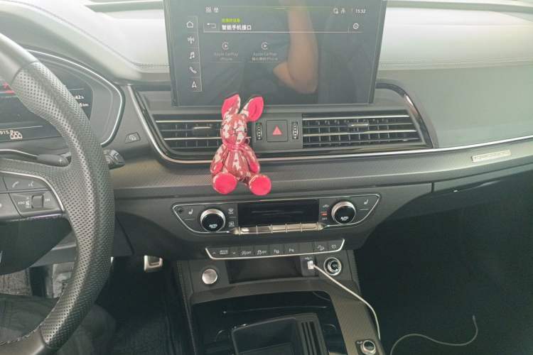 Used Audi Q5L 2023 45T Luxury Dynamic Model Audio And AC Panel