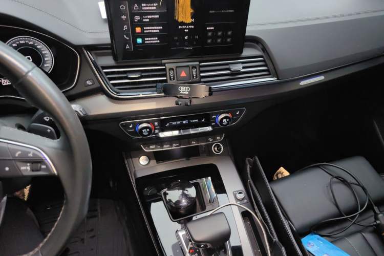 Used Audi Q5L 2023 40T Luxury Dynamic Model Audio And AC Panel