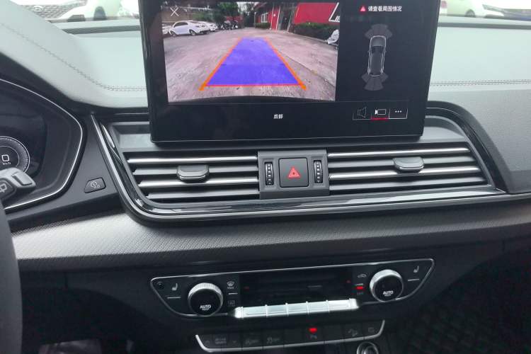Used Audi Q5L 2023 40T Luxury Dynamic Model Audio And AC Panel
