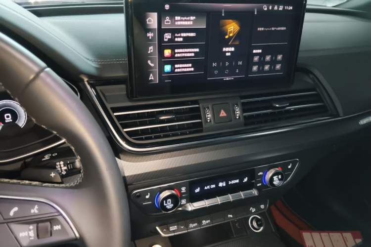 Used Audi Q5L 2023 40T Luxury Dynamic Model Audio And AC Panel