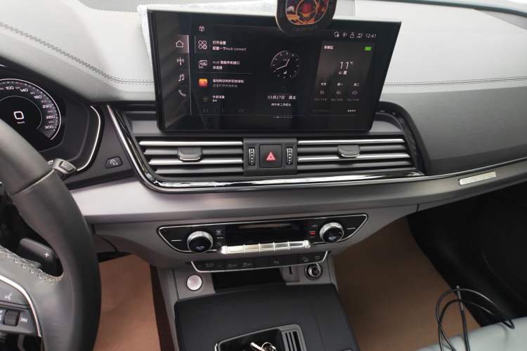 Used Audi Q5L 2023 40T Fashionable and Dynamic Edition Audio And AC Panel
