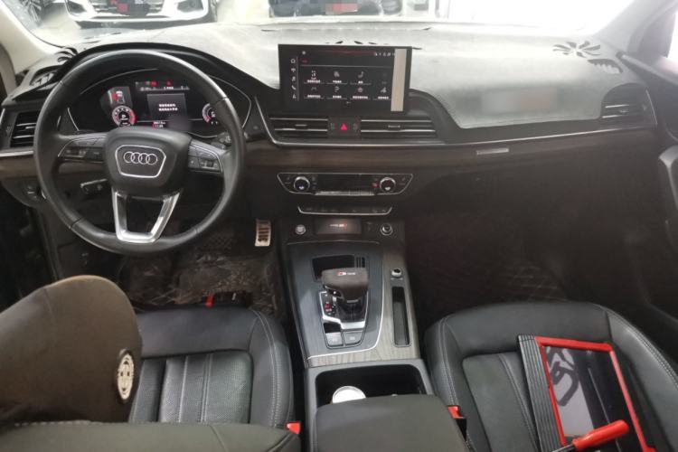 Used Audi Q5L 2023 40T Luxury Elegant Model Center Console