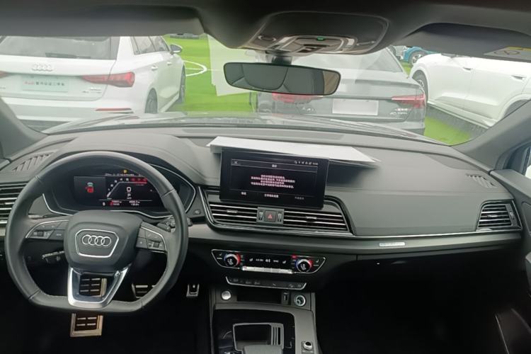 Used Audi Q5L 2023 40T Luxury Dynamic Model Center Console