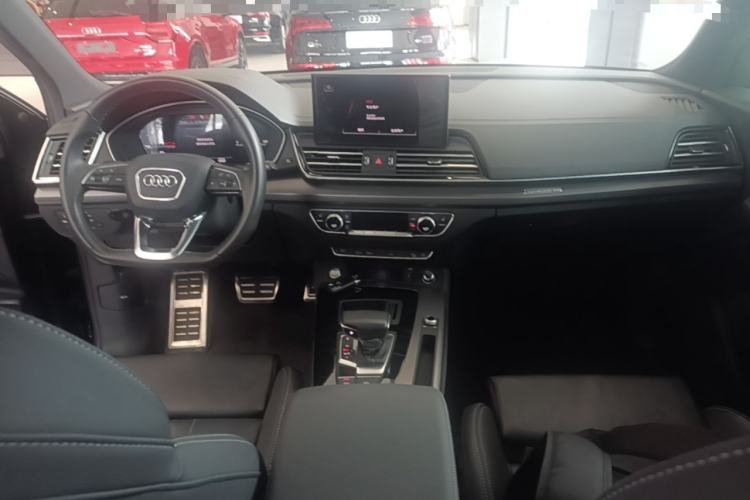 Used Audi Q5L 2023 40T Luxury Dynamic Model Center Console