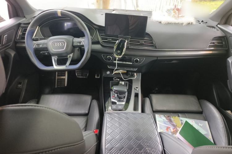 Used Audi Q5L 2023 40T Luxury Dynamic Model Center Console