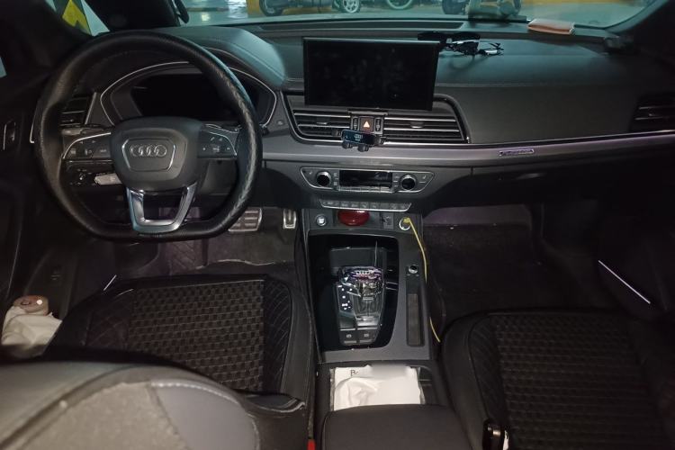 Used Audi Q5L 2023 45T Luxury Dynamic Model Center Console