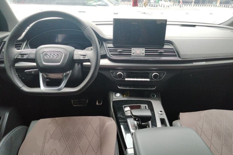 Used Audi Q5L 2023 40T Luxury Dynamic Model Center Console