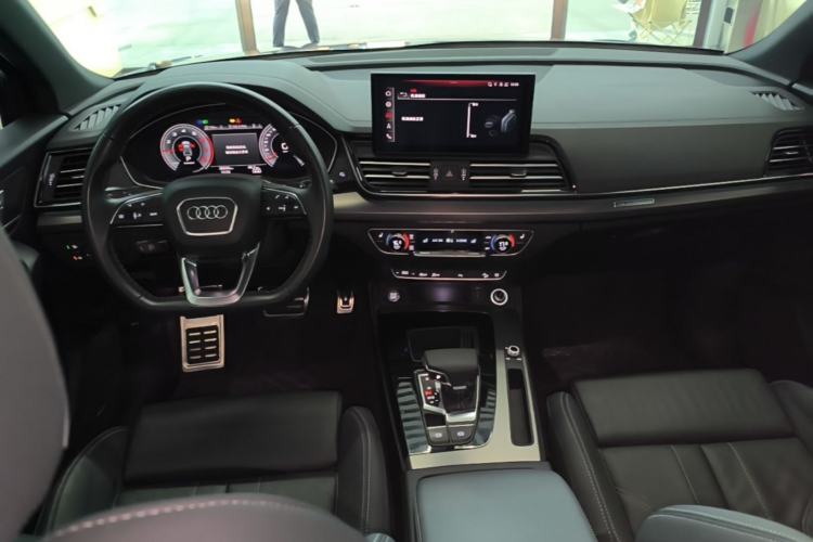 Used Audi Q5L 2023 40T Luxury Dynamic Model Center Console