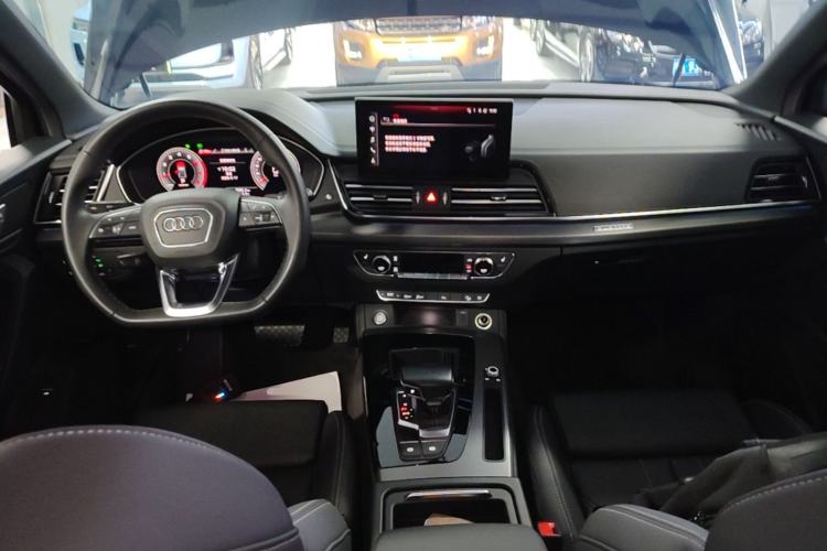 Used Audi Q5L 2023 40T Luxury Dynamic Model Center Console