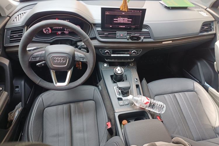Used Audi Q5L 2023 40T Luxury Elegant Model Center Console