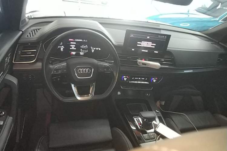 Used Audi Q5L 2023 45T Luxury Dynamic Model Center Console