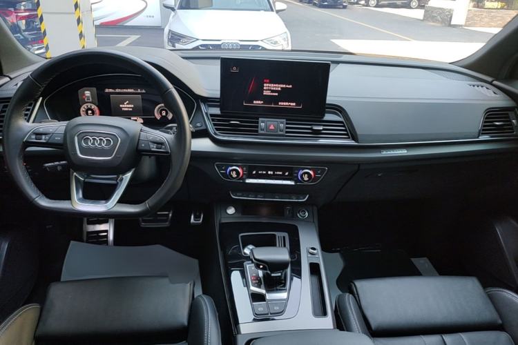 Used Audi Q5L 2023 40T Luxury Dynamic Model Center Console