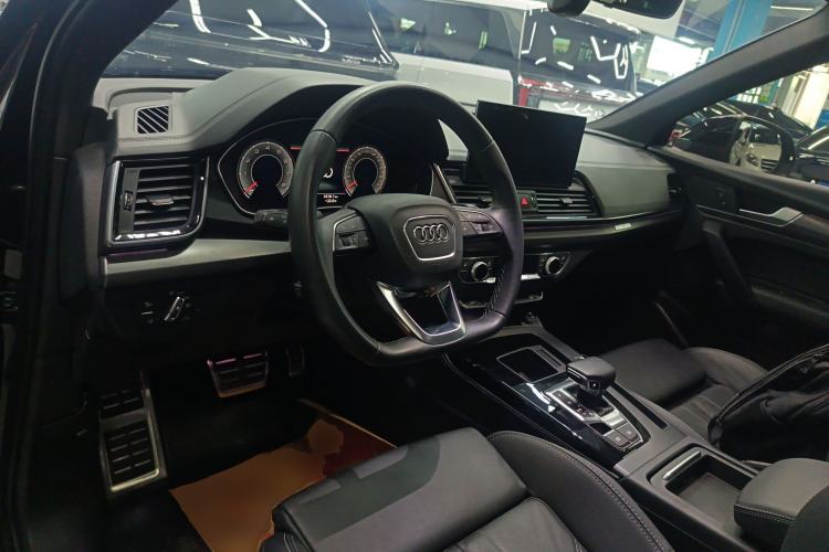 Used Audi Q5L 2023 40T Luxury Dynamic Model Center Console